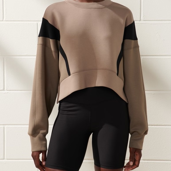 YPB neoKNIT cropped sweatshirt from Abercrombie & Fitch - Picture 2 of 4